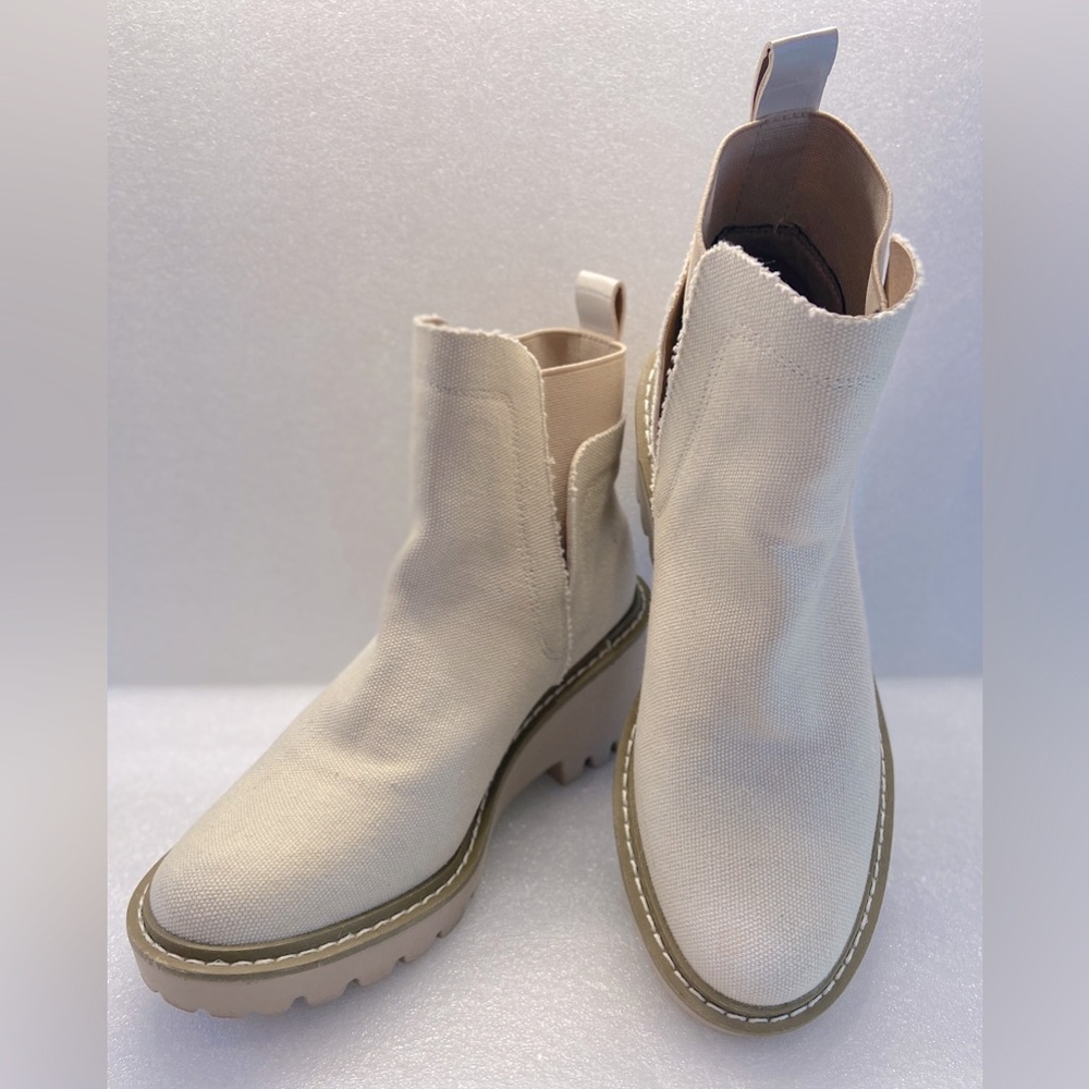 Nicole Miller (New York) Pocas Lug Sole Tan/Cream Pull On Ankle Bootie Size 7